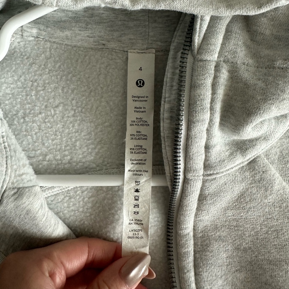 Lululemon Athletica cropped scuba zip up hoodie size 4 (like new) - Picture 3 of 4